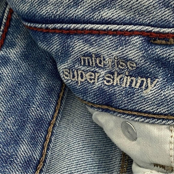 Edgely Mid-rise Super Skinny Jeans Womens 12R Distressed Button Fly Light Wash - Picture 9 of 14